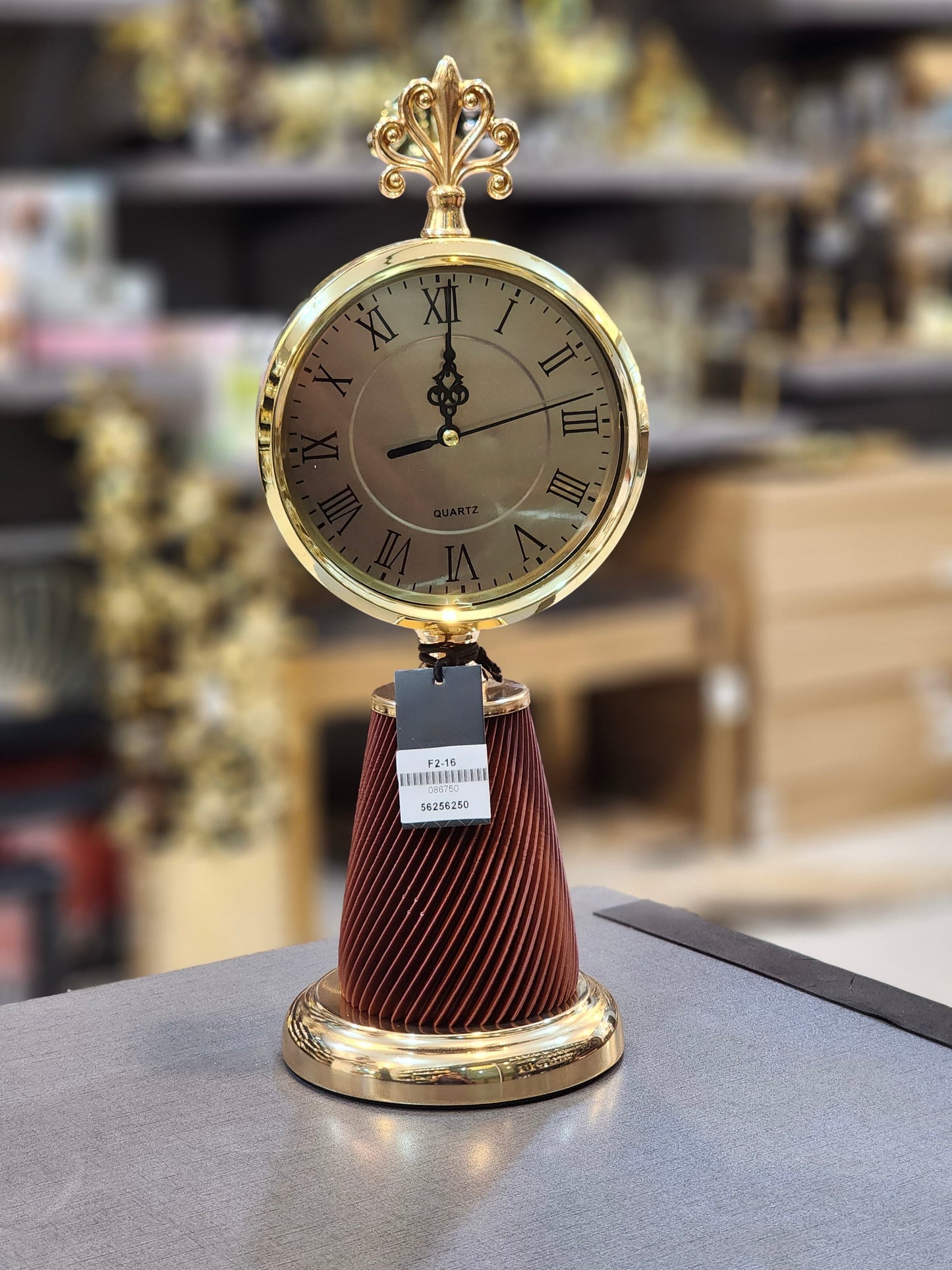 Elegant Tabletop Quartz Clock