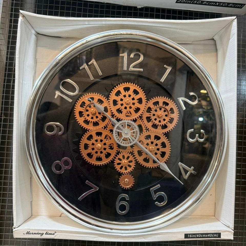 Industrial Gear Skeleton Wall Clock - Moving Gears Roman-Style Decor