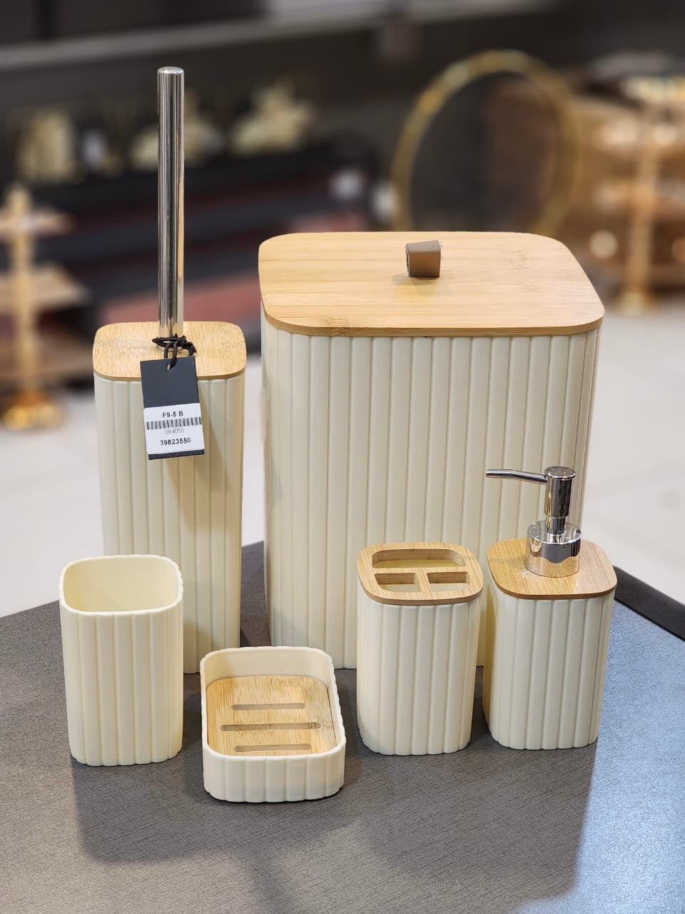 Elegant Ribbed Bathroom Accessory Set with Wooden Accents