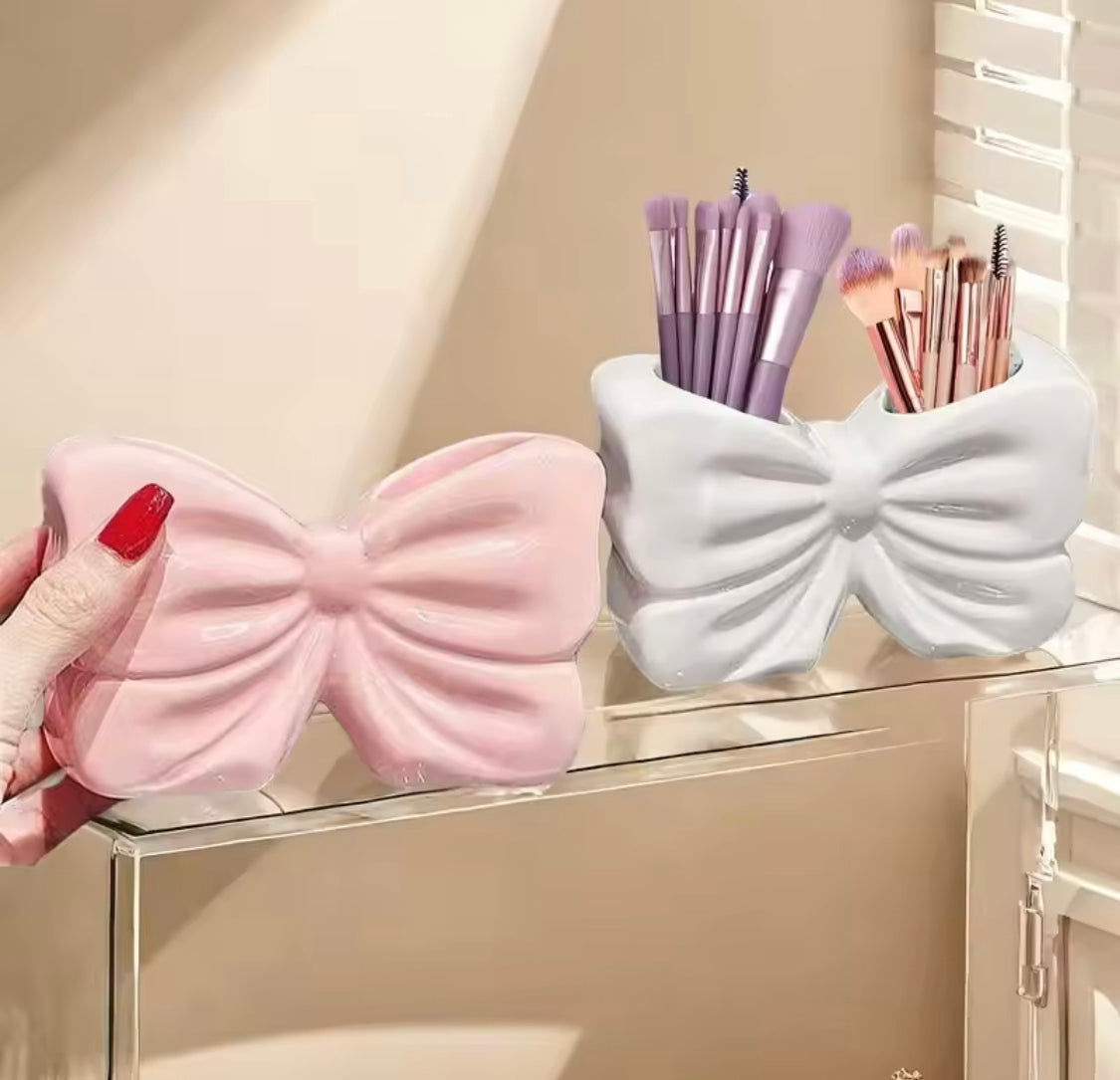 Elegant Bow Shape Ceramic Cosmetic Brush Organizer